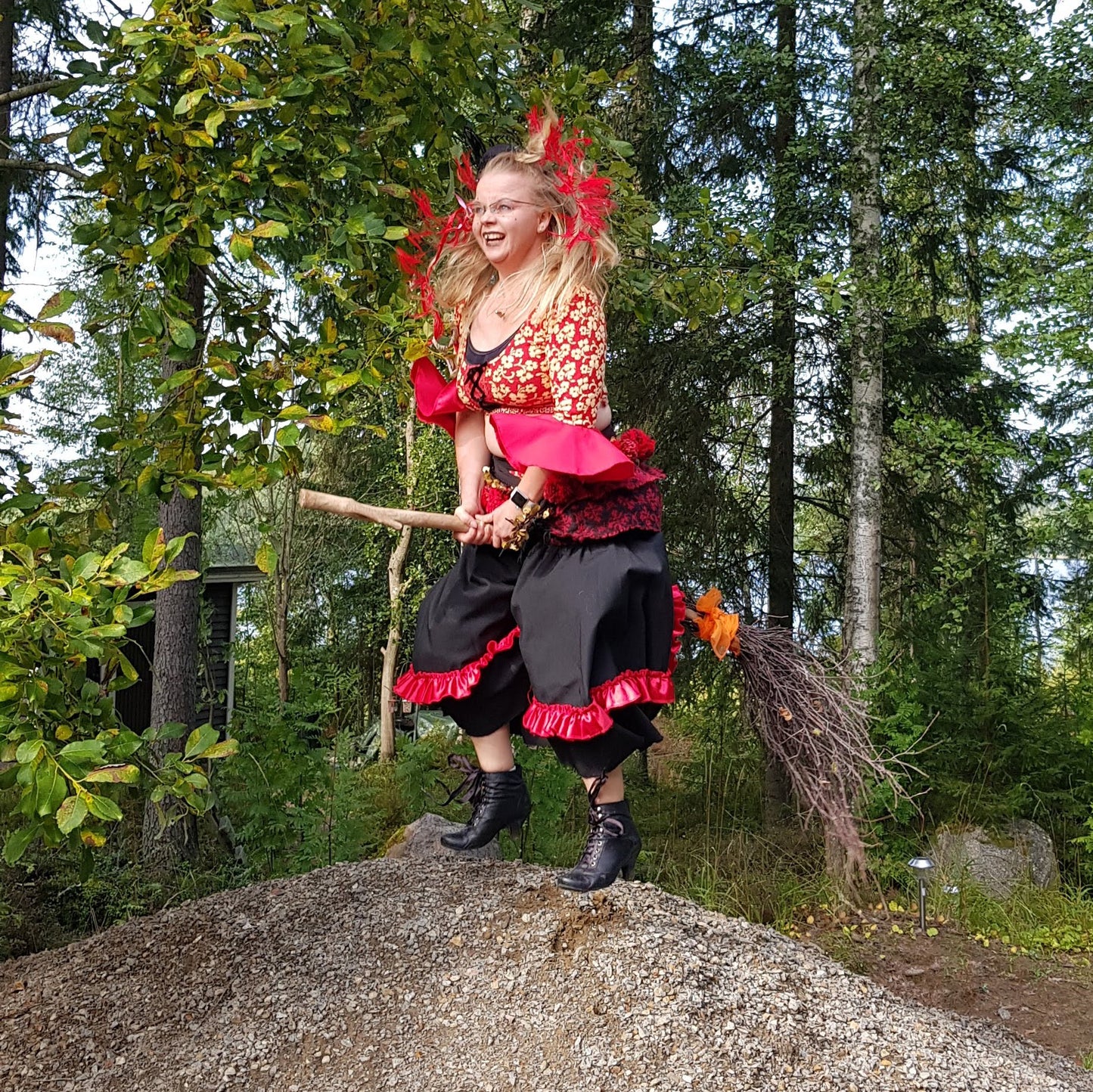 Luutalennolla -kehystetty valokuvajuliste